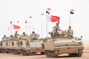 مجموعة القتال البحرينية المشاركة في تمرين (رعد الشمال) تستمر في تنفيذ عدد من التطبيقات العسكرية