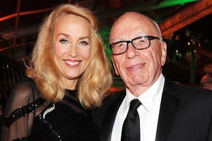 روبيرت موردوك يتزوج من عارضة أزياء تصغره بربع قرن