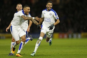 بطولة انجلترا: ليستر يبتعد في الصدارة