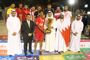 المحرق يحافظ على لقبه بطلاً لمسابقة اليد في بطولة 98.4 للألعاب الشاطئية