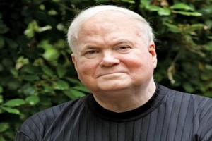 وفاة الأديب الأميركي كونروي مؤلف «سانتي العظيم» عن عمر يناهز 70 عاماً