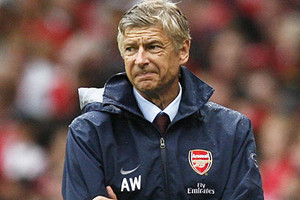 فينغر يشيد بلاعبيه بعد تعادل أرسنال مع توتنهام