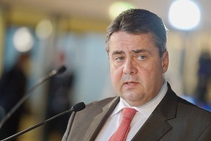 مسئول إيراني يكشف اعتزام نائب المستشارة الألمانية زيارة طهران