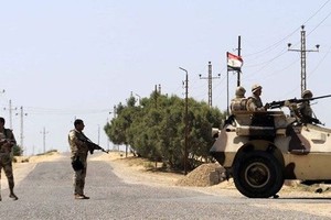 مقتل جنديين مصريين وإصابة ثالث في انفجار بشمال سيناء