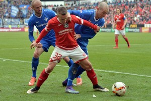 ماينز يفشل في استعادة المركز الرابع وهامبورغ يعود إلى سكة الانتصارات