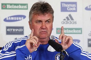 هيدينك يحث لاعبيه على التحكم في غضبهم لكي يفوز تشيلسي على سان جيرمان