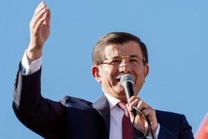 رئيس الوزراء التركي يدعو إلى 'التضامن' للتعامل مع أزمة الهجرة