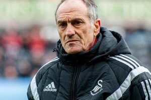 مدرب سوانزي الانجليزي جويدولين يغادر المستشفى