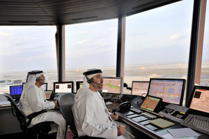 الأمطار تعلّق الرحلات في مطار أبوظبي