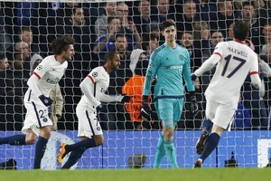 إبراهيموفيتش يقود سان جيرمان لإقصاء تشلسي من دوري الأبطال