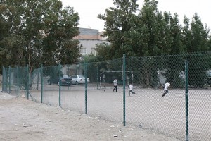 بالصور... حديقة سند تعاني إهمالاً في صيانتها وشحاً في الألعاب والخدمات