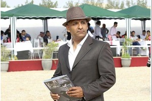 غزوان يشارك في التعليق على فعاليات كأس الكويت للمربين لجمال الخيل العربية