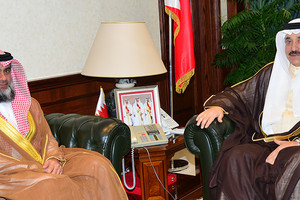 وزير 'العمل' يبحث تعزيز التعاون مع النائب بوحسن