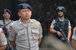 وفاة اندونيسي إثر اختناقه أثناء تناول الدجاج في مسابقة للأكل