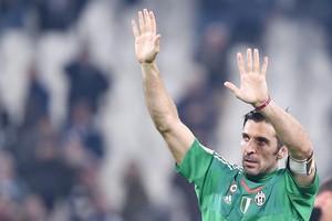 بطولة ايطاليا: 3 دقائق تبعد بوفون عن رقم قياسي لنظافة الشباك