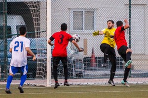 فوز الزلاق والمعامير في بطولة الوطن لكرة القدم