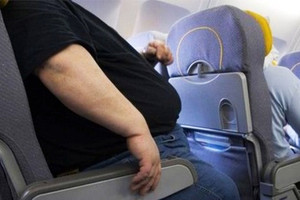 شركات طيران أميركية تريد ربط سعر التذكرة بوزن الراكب!