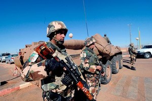 الجزائر توقف قيادياً في «داعش» وتغلق أربع محافظات حدودية