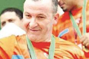 إقالة «كامل مادون» مدرب النادي العربي لكرة اليد