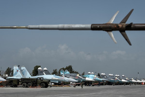 وزارة الدفاع الروسية: دفعة أولى من الطائرات الروسية تغادر قاعدتها في سوريا