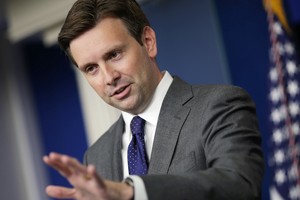 البيت الأبيض: روسيا تلتزم حتى الآن بقرارها الانسحاب من سورية