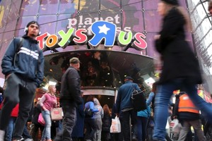 مدير 'تويز آر آس' في كندا عمره 12 عاما!