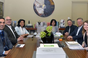 الشيخة مي تتابع العمل على مشروع 'الصوت والضوء' في موقع قلعة البحرين