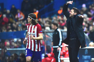 فيليبي لويس: ميسي يحظى بـ'حماية خاصة'