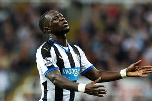 سيسوكو يؤكد اندهاش لاعبي نيوكاسل من تعيين بينيتيز
