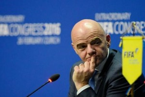 إنفانتينو يرأس أول اجتماع للجنة فيفا التنفيذية والكشف عن راتب بلاتر