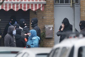 وسائل إعلام بلجيكية: سماع دوي انفجارين في حي مولينبيك ببروكسل بعد توقيف صلاح عبدالسلام