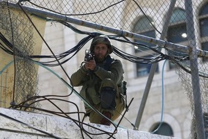 ارتباك في إسرائيل إزاء سفيرها في البرازيل