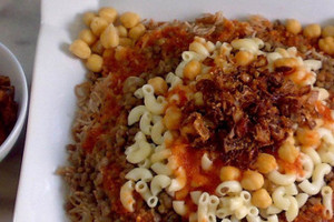 الكشري.. والبيتزا.. والسمبوسة.. 10 أطباق شعبية لن تتخيّل أصولها الحقيقية