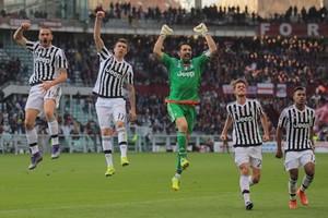 يوفنتوس يسحق تورينو برباعية في 'الكالشيو'