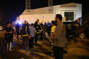 بالصور...إصابة شابين بتصادم مركبتين بالسهلة الجنوبية