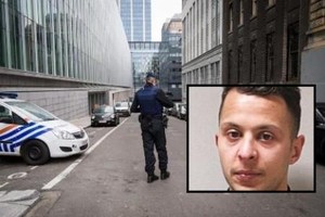 قصة سقوط صلاح عبد السلام بيد الشرطة: طلب بيتزا دلّهم على مخبأه وبصماته على كأس ماء نصف مملوء 