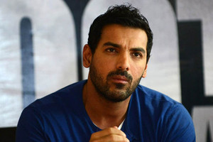 الممثل الهندي جون أبراهام: لا أرى نفسي وسيماً