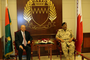 القائد العام يستقبل رئيس مجلس الأعيان الأردني ويشيد بالعلاقات بين البلدين     