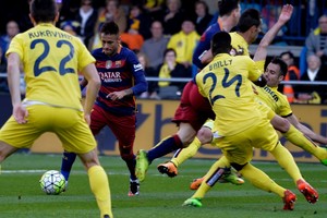 فياريال يوقف قطار برشلونة بتعادل مثير في 'الليغا'