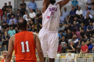 بالصور... المنامة يفوز على الحالة ولا يطمئن جماهيره