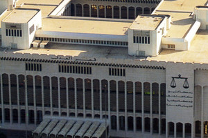 الكويت.. تحقيقات النيابة العامة تكشف فضيحة: ضباط ومحامون.. زوَّروا شهاداتهم الثانوية !