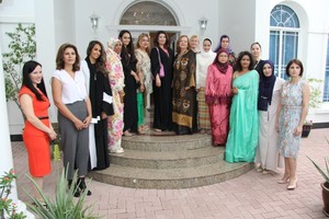 بالصور...حفل استقبال بمنزل حرم السفير الروسي لزوجات السفراء والصديقات في البحرين 