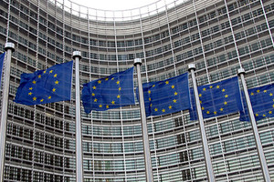 المفوضية الأوروبية تنصح بعدم معاداة اللاجئين بعد هجمات بروكسل