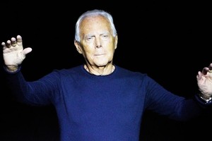 دار 'ارماني' تعلن تخليها عن جميع أنواع الفرو الحيواني في تصاميمها 