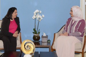 الأنصاري تستعرض برامج عمل 'الأعلى للمرأة' مع ممثل منظمة الصحة العالمية