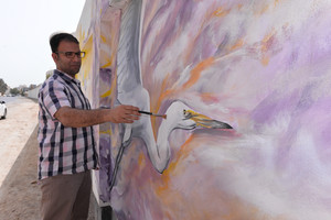 جدارية بطول 76متر تتضمن رؤية سريالية تبحر بالخيال  للعناصر التراثية  للفنان هاني طريف 