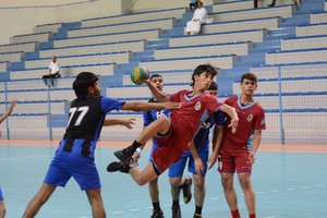 الشباب يقترب من التتويج بدوري أشبال اليد 