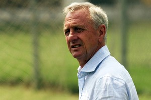 وفاة أسطورة كرة القدم الهولندية يوهان كرويف