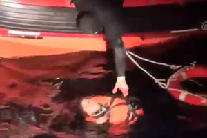 غرق 5 أشخاص أثناء محاولة إنقاذ صبي على شاطئ بالفلبين