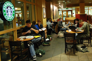 بدلا من رميها.. 'ستاربكس' تُقدم وجباتها المتبقية للمحتاجين في الولايات المتحدة